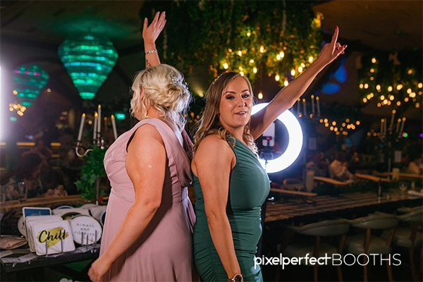 The Best Photo Booth Rental Chicago Has to Offer: What to Look For