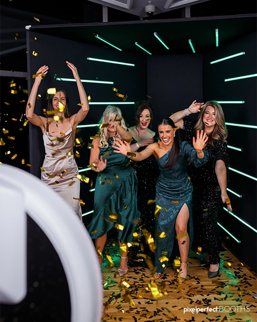 photo booth rental chicago pixel perfect booths